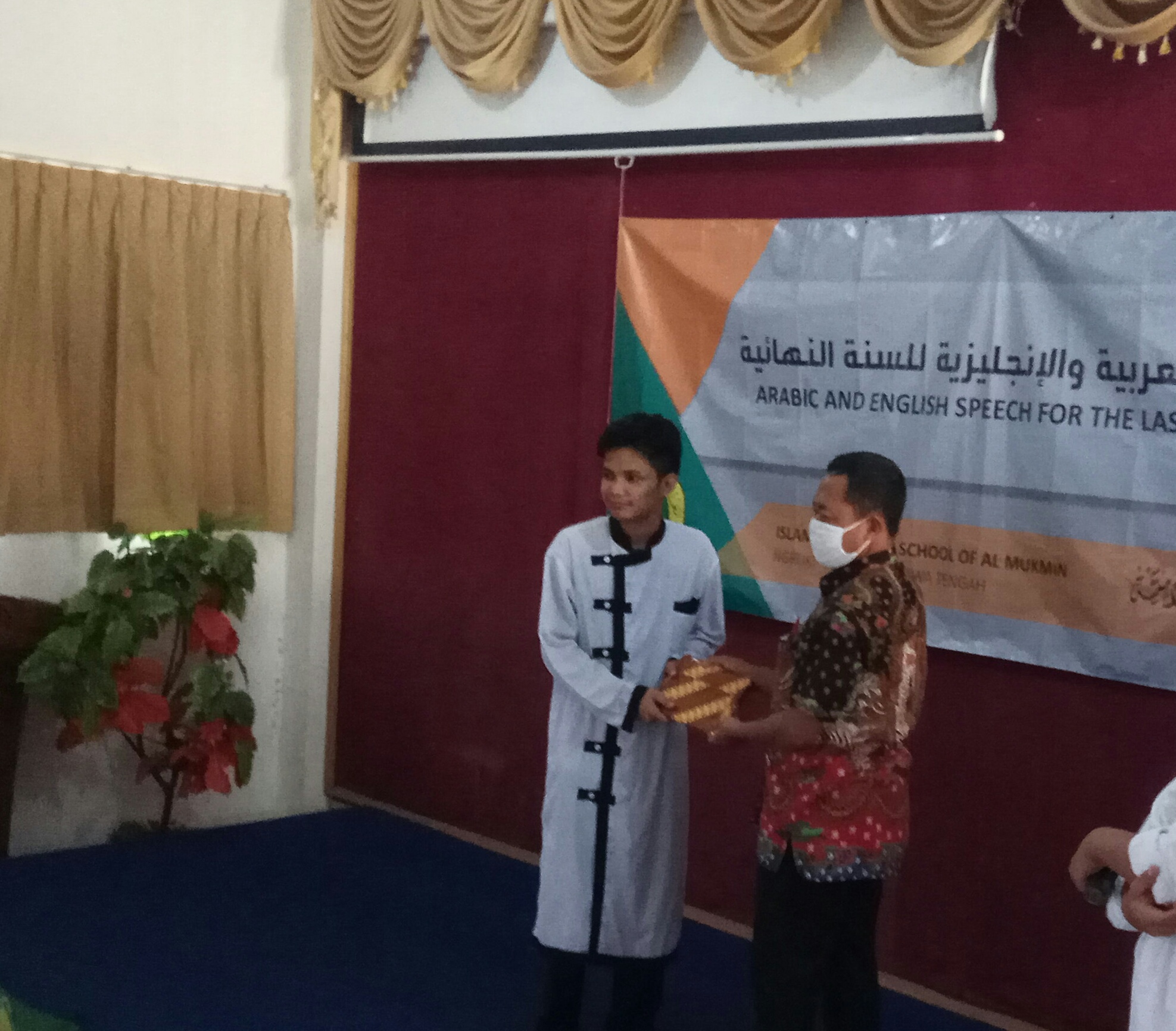 Khitobah Mimbariyah untuk Mengasah Kemampuan Santri Berbahasa Inggris