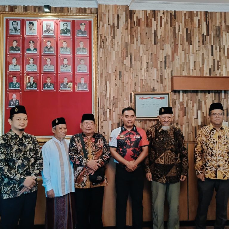 Silaturahmi Hangat YPIA, Pon-Pes Al Mukmin Ngruki, dan STIM Surakarta ke Markas Kodim 0726/Sukoharjo