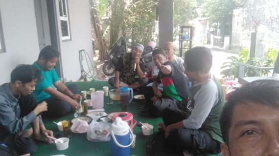 Silaturahmi Alumni KMI Al-Mukmin Angkatan 1992 Solo Raya di Rumah Arif Budiono