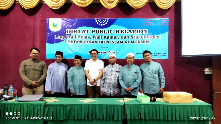 Diklat Publik Relation untuk Asatidz