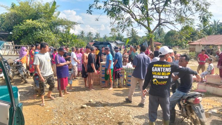 IKAPPIM Pusat Salurkan Bantuan Sembako untuk Warga Terdampak Banjir di Desa Sekoci, Langkat Sumatra Utara
