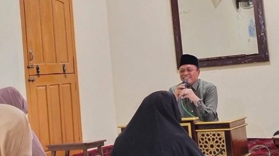 Menghidupkan Semangat Ibadah Para Lansia: Kiprah Alumni Aliyah 1989 Membina Pesantren Lansia di Batang