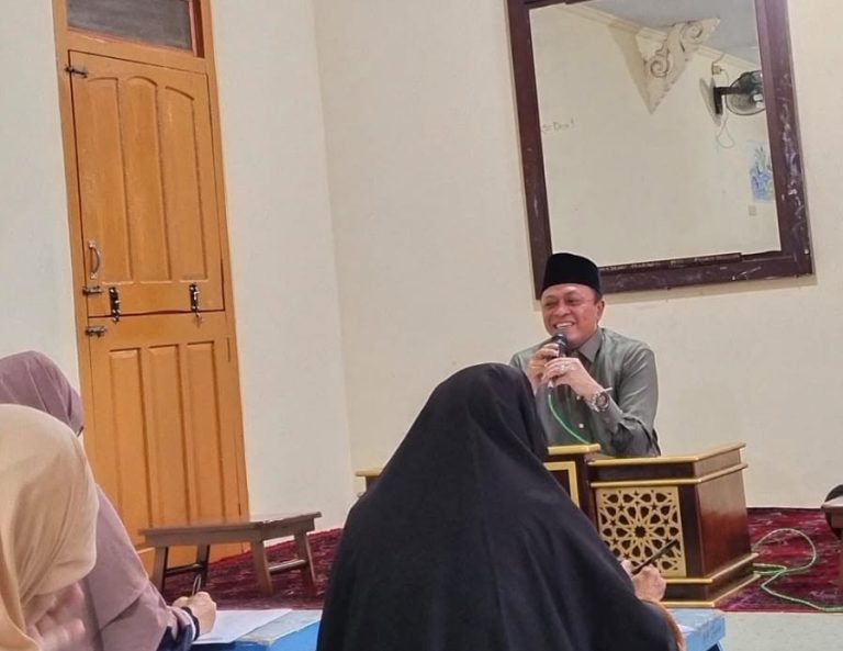 Menghidupkan Semangat Ibadah Para Lansia: Kiprah Alumni Aliyah 1989 Membina Pesantren Lansia di Batang