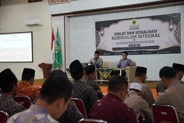 Diklat dan Sosialisasi Kurikulum Integral Perkuat Komitmen SDM Pondok Pesantren Islam Al Mukmin