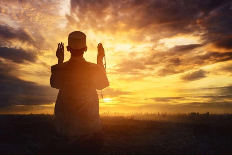 Mengambil Sesembahan Selain Allah (Bagian 2)